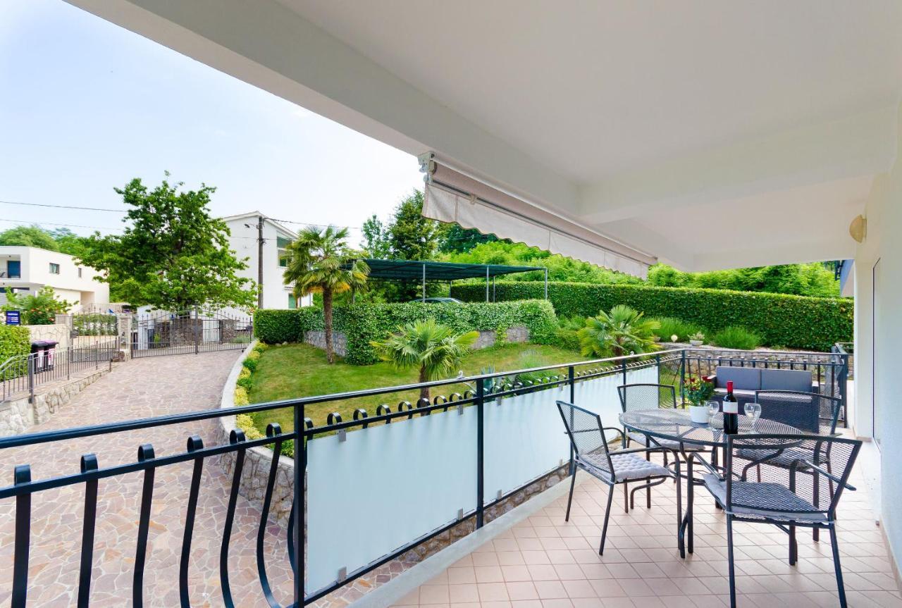 Apartments Marijana Ičići Extérieur photo