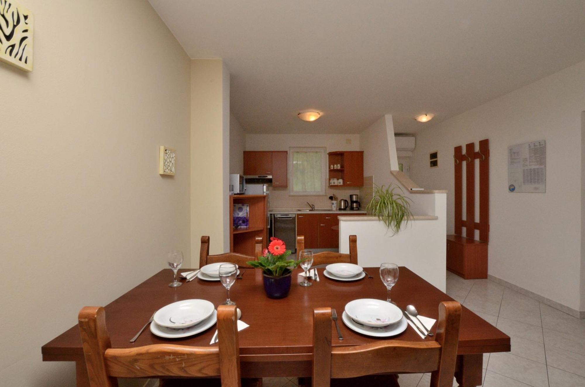 Apartments Marijana Ičići Extérieur photo