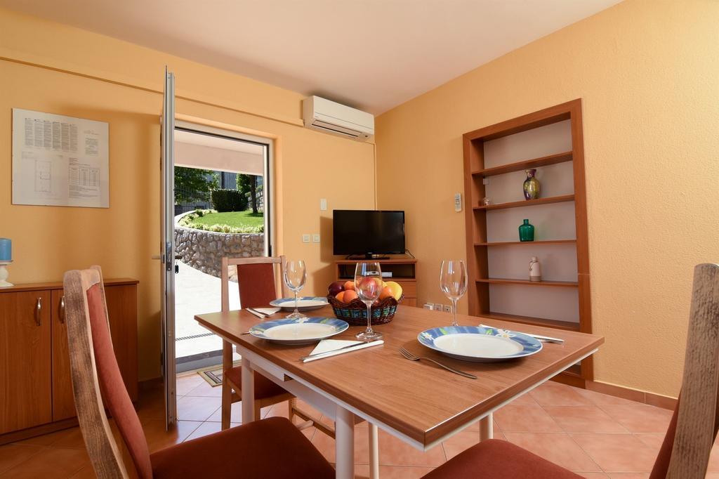 Apartments Marijana Ičići Extérieur photo